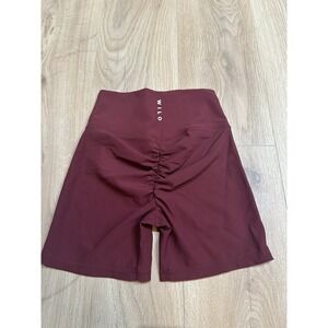 WILO The Label Maroon Cinched Athletic Shorts Size Small EUC Stretch Yoga‎